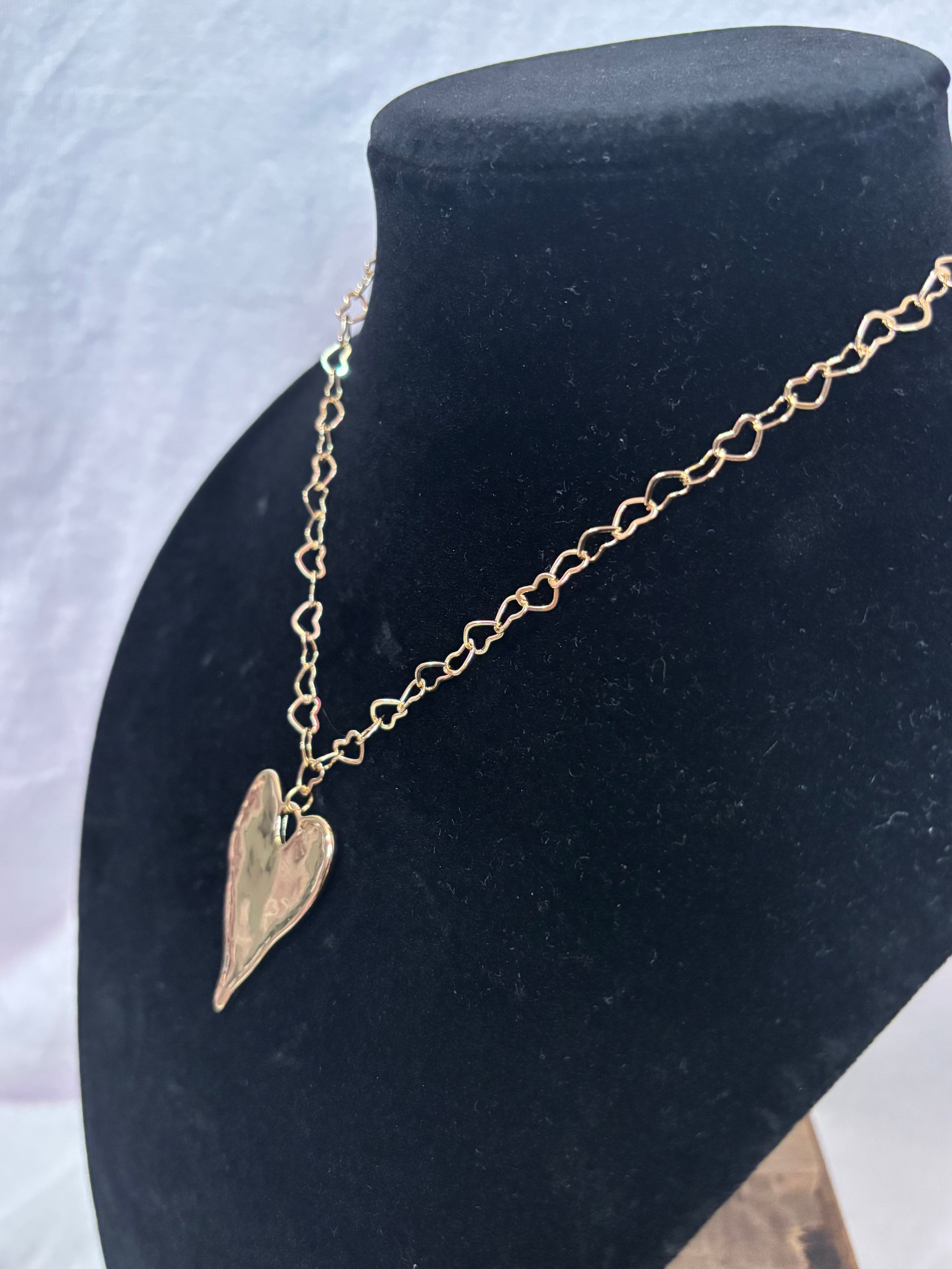 The Amarillo Heart Necklace