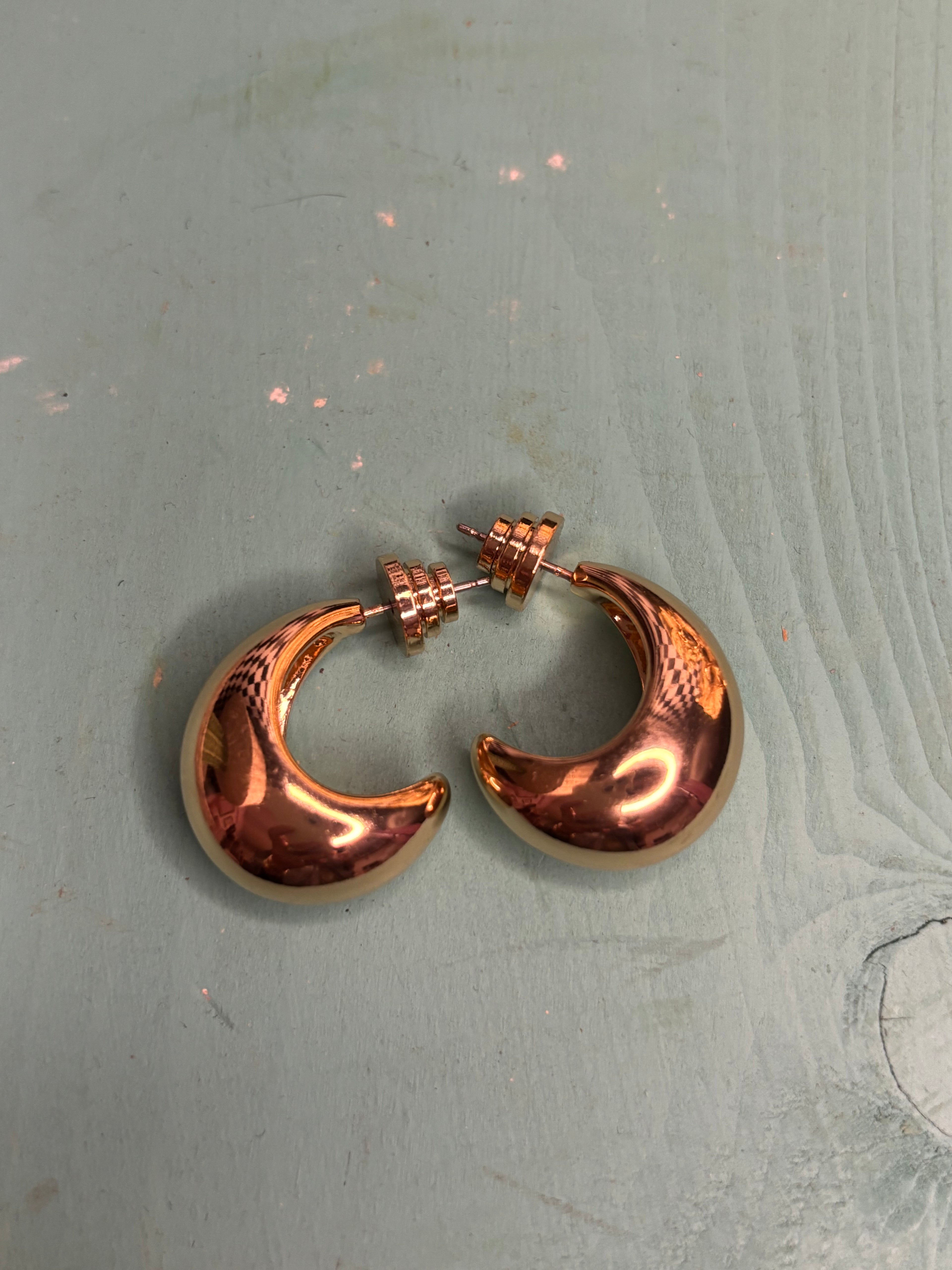 Medium Gold Hoop